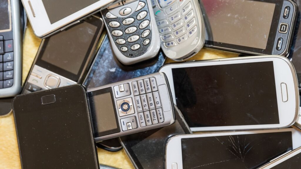 Best Practices for Safely Disposing of Old Electronics & E-Waste